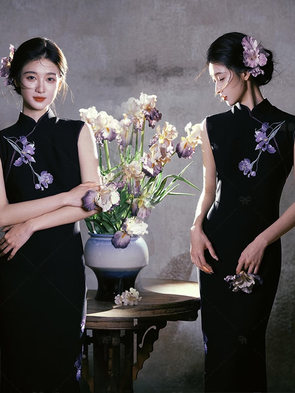 Photography Young - Neues Chinesisches Vintage-Kleid in Schwarz mit